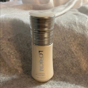 Hydrating Facial Serum - Silver and Cream